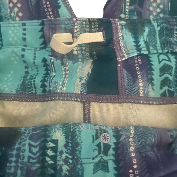 Athleta Women's Size M Green Arrow Be Free Knicker Capri Leggings - Picture 9 of 10